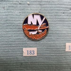 NY Islanders NHL Hockey Pin